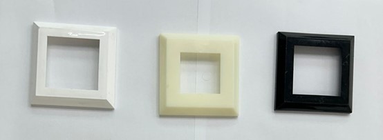 Second image of CANOPLA PLÁSTICA QUADRADA PARA CORRIMÃO